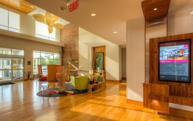 Hotel Indigo Columbus Architectural Center by IHG