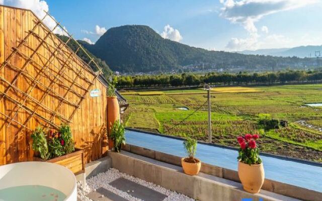 Tengchong Yunxi panoramic Hot Spring Guesthouse