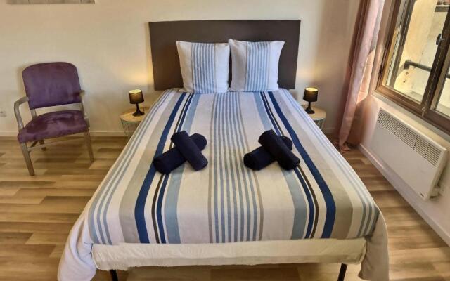 Studio vue sur les toits, lumineux Moustiers #2