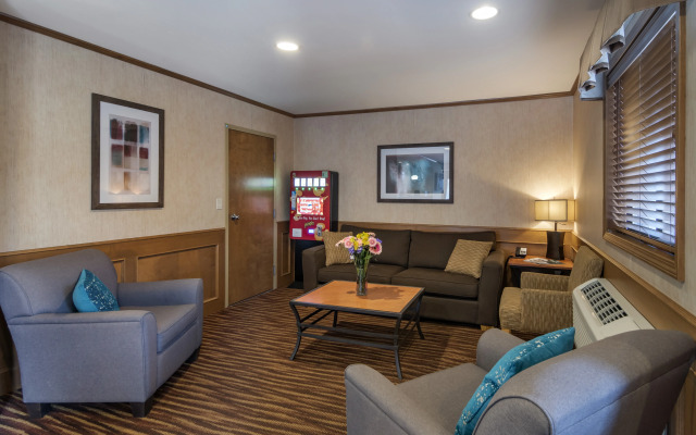 SureStay Plus Hotel By Best Western Salmon Arm