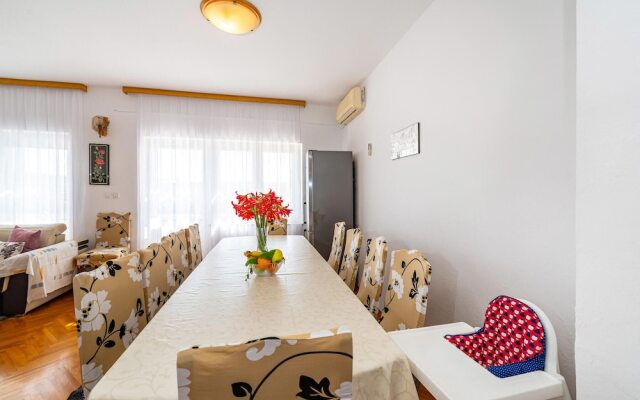 Stunning Home in Rovanjska With 5 Bedrooms, Wifi and Outdoor Swimming Pool