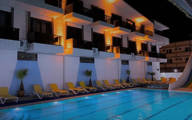 Atas Aqua  Otel Avsa