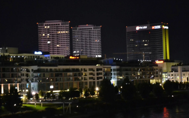Panorama Apartment with Free Parking