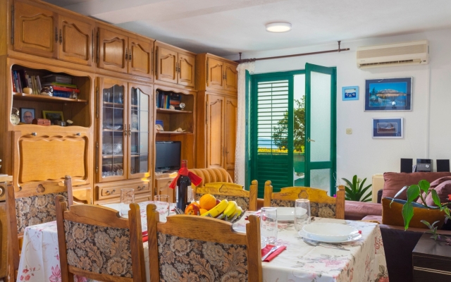Holiday house Tonci - comfortable & surrounded by nature: Tucepi, Riviera Makarska