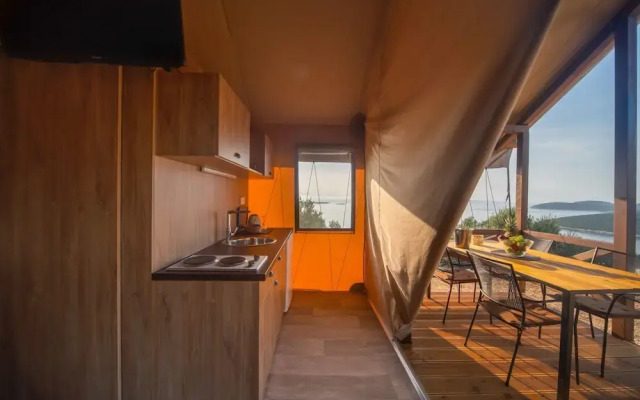 Glamping Tents and Mobile Homes Trasorka - Campsite
