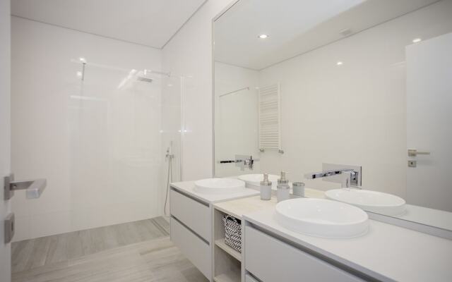 Liiiving -Luxury River View Apartment XI