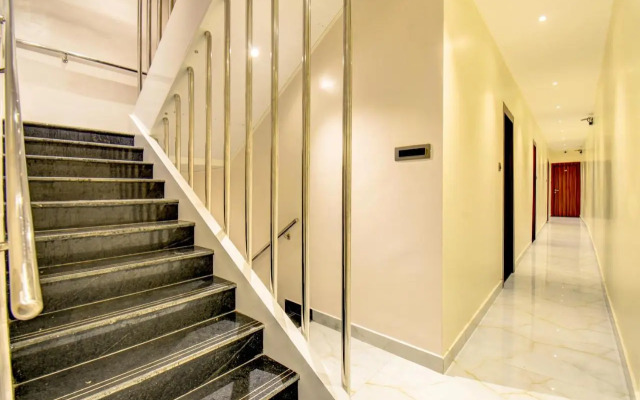 Hotel Majestic Crest