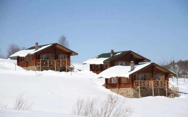 Sfendamos Wood Village