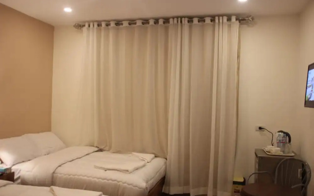 Farida Pyramids View