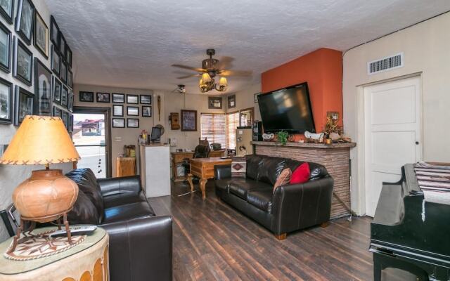 Apache Lodge