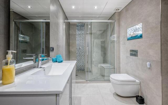 Cabopino Marina Apartment by Rafleys