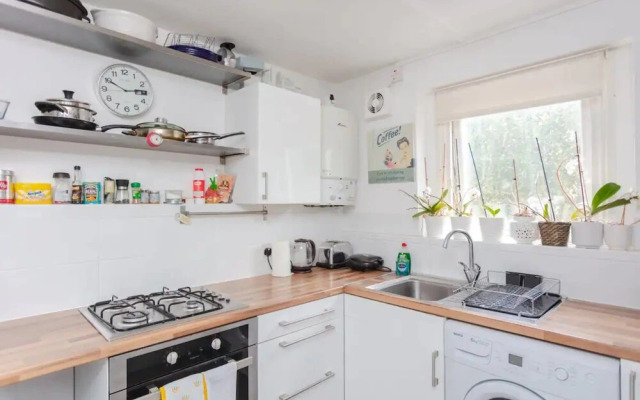 Cheerful 1 Bedroom Apartment in Vibrant Maida Vale