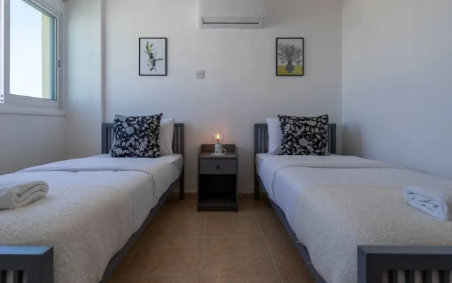 Chloris 3- Bedroom Apartment in Larnaca