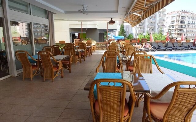 Riviera Apart Hotel