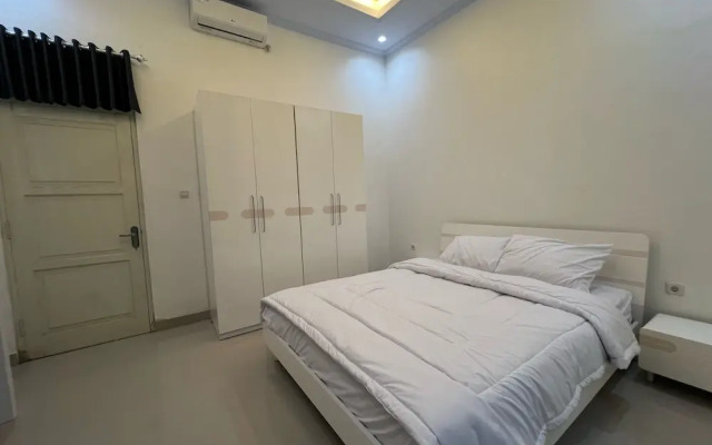 Backyard Guest House