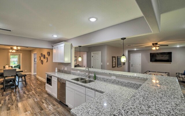 Spacious Houston Family Home With Game Room!