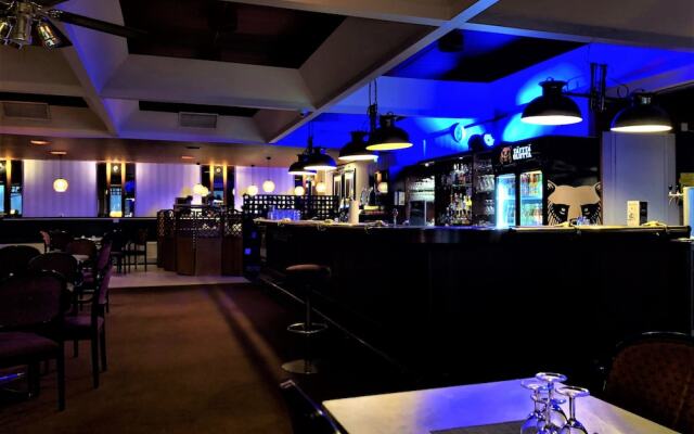 Leikari Seal La Vie Bungalows