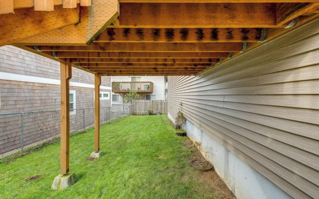 Rockaway Beach Vacation Rental: Walk to Ocean