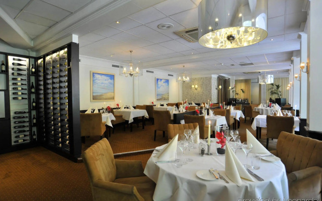 Parkhotel Tjaarda