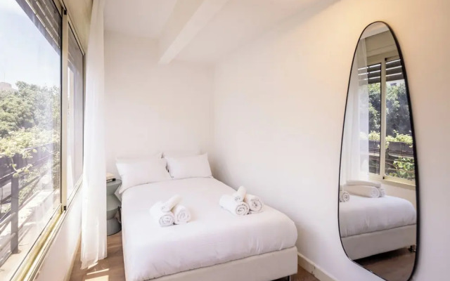 Heart of TLV Elegant Home by Sea N' Rent