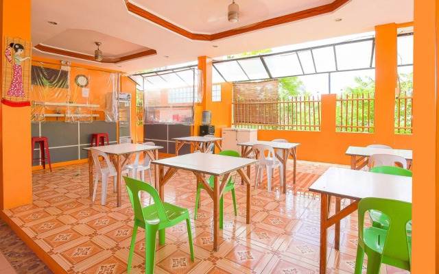 J5 Guest House & Restobar