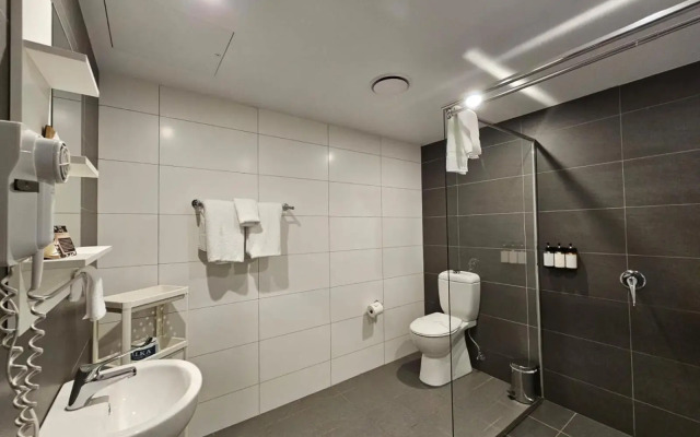 Studio 8 Residences - Adults Only