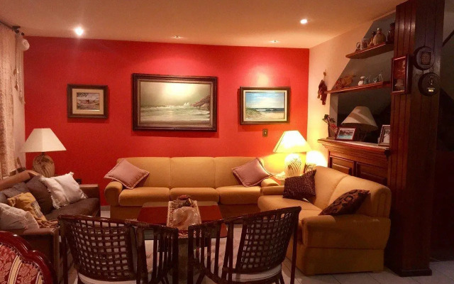 Casa com Piscina em Penha - Beto Carrero