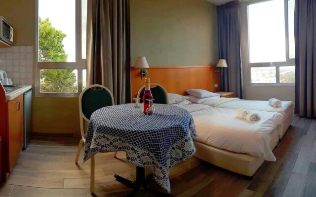 Hotel Marom