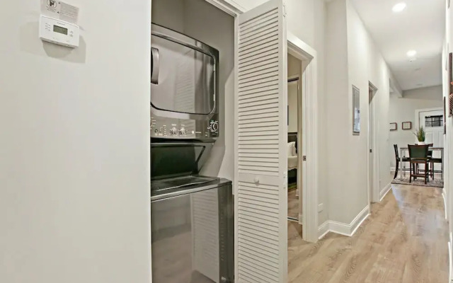 3BR Comfy Apt in Logan Square