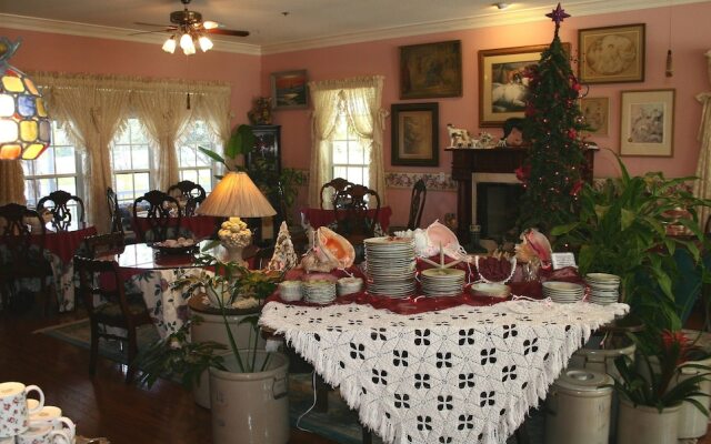 Heron Cay Lakeview Bed & Breakfast Inn