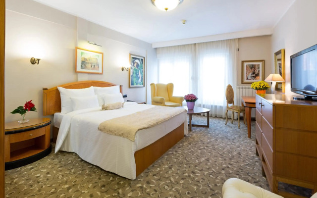 Sterling Hotel