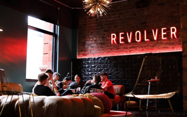 Revolver - Hostel