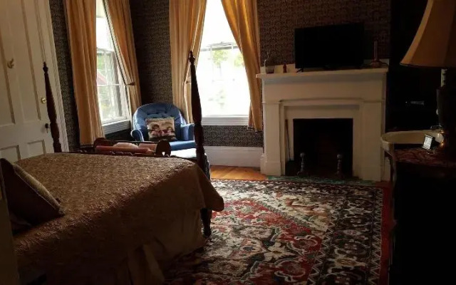 The Jeremiah Mason House B & B