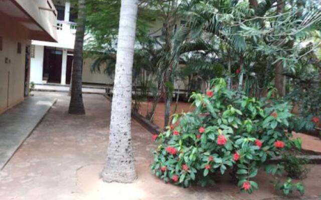 Muthu guest house