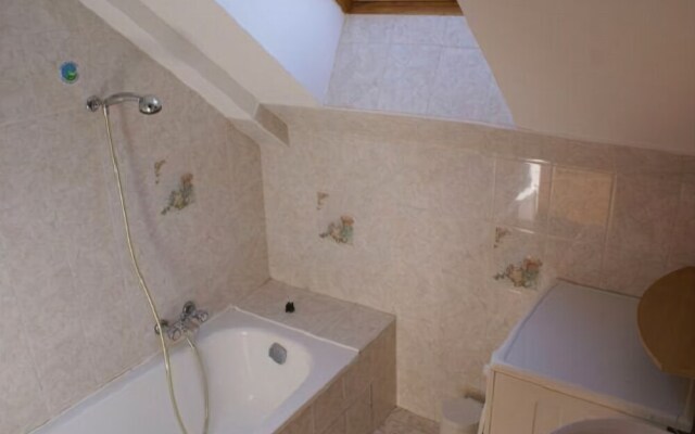 Les Cytises by Gites de France