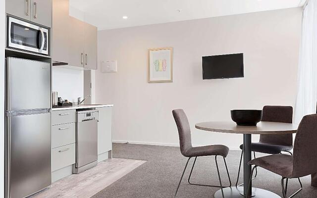 Ramada Suites By Wyndham Victoria Street West