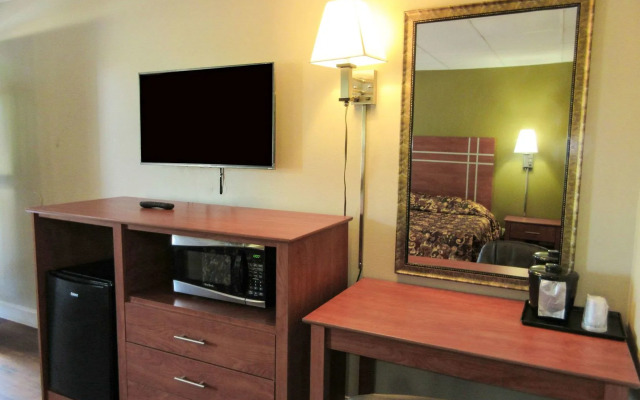 Red Roof Inn & Suites Swansea