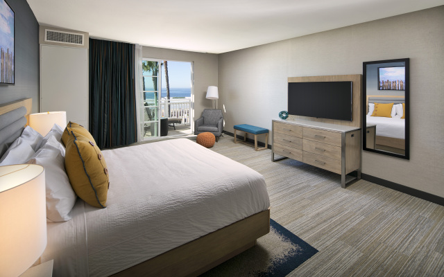 Inn at the Pier Pismo Beach, Curio Collection by Hilton