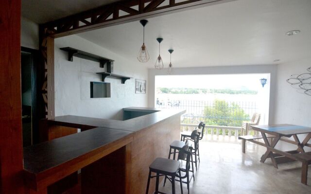 Highway to H Inn - Totolan