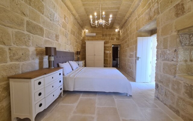 Farmhouse Villa in Gozo With Large Pool & Garden