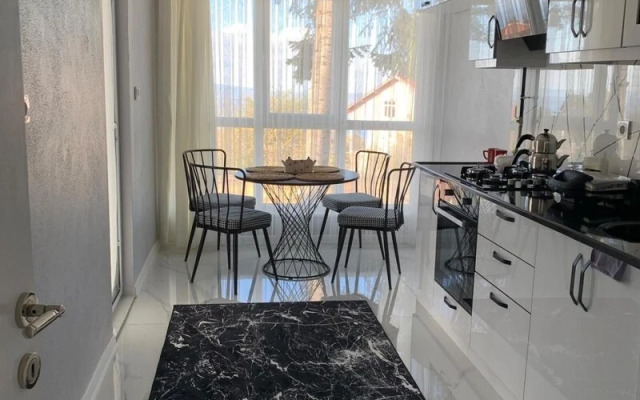 Mesmerizing House With Heated Pool in Sapanca