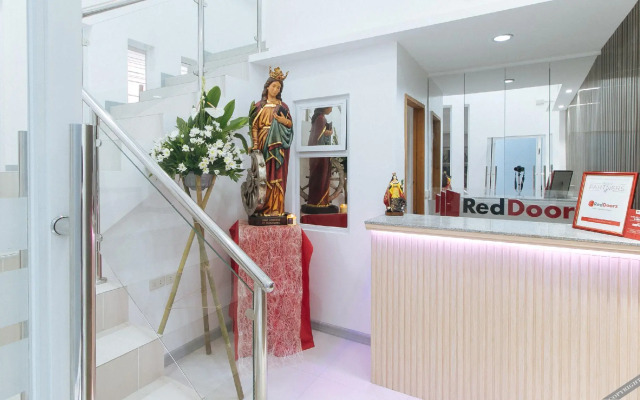 RedDoorz @ St. Catherine Residences Olongapo City
