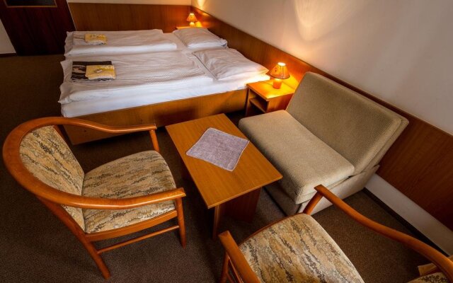 Hotel Bezdez Stare Splavy