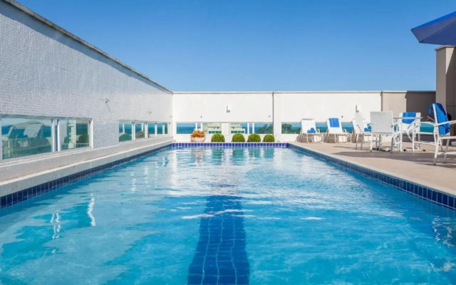 Ramada by Wyndham Macae Hotel Suites