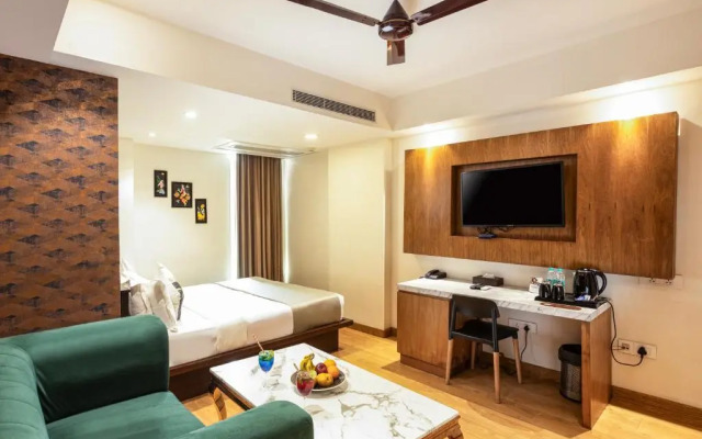 Capital O 27044 Hotel The Orion Plaza