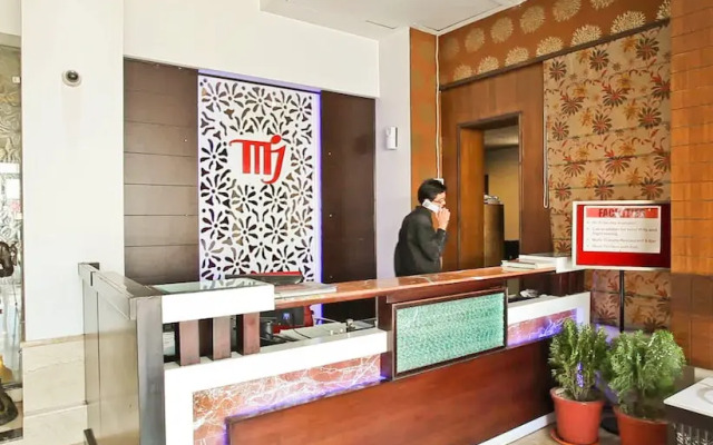 Hotel Mj Residency