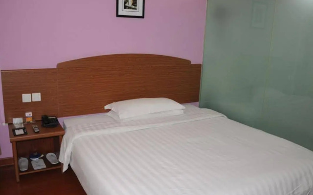 Super 8 Hotel
