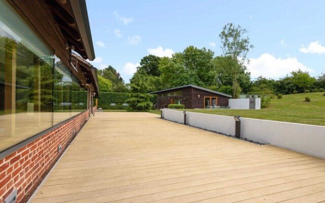 Entire Luxury Home and Garden Canterbury
