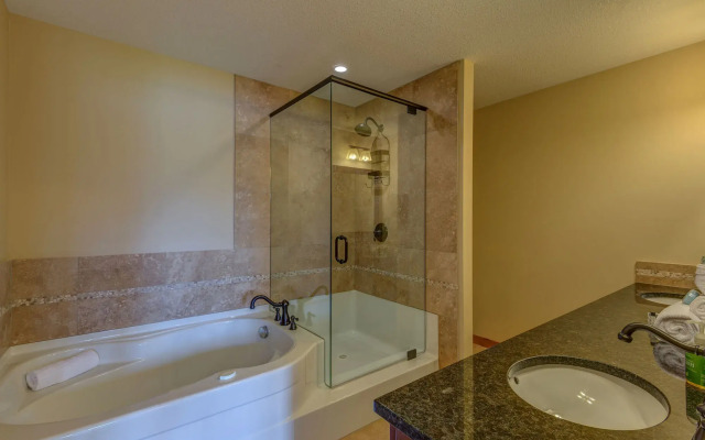 Rundle Cliffs Lodge by Spring Creek Vacation