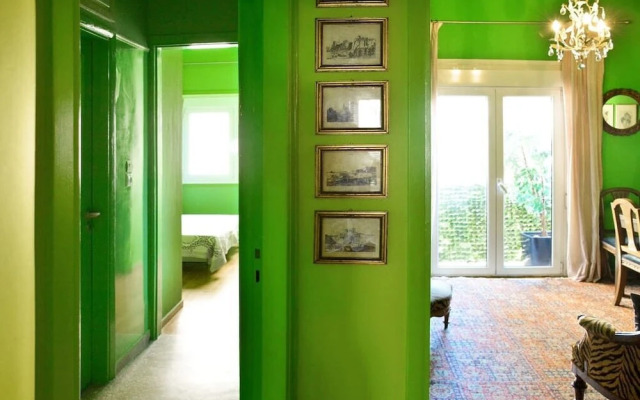 Green and Romantic Apartment City Center